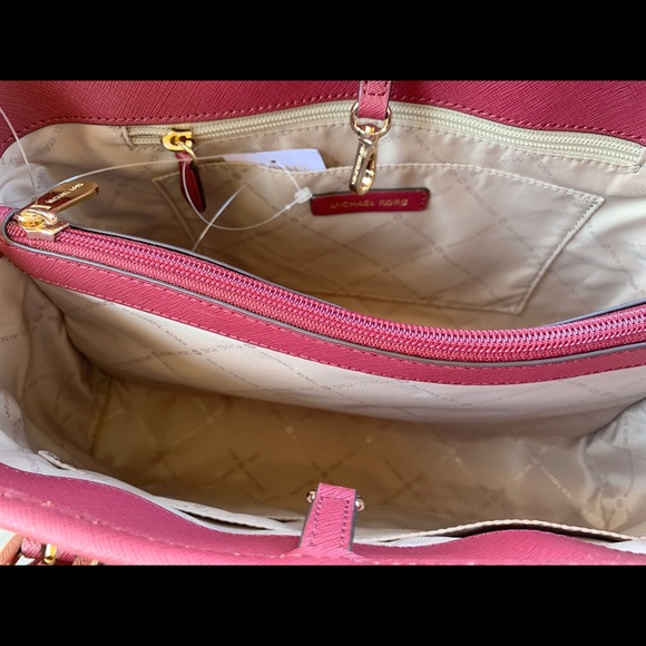 Gaby’sBags👜💕- NWT Michael Kors Medium Satchel - Picture 7 of 8